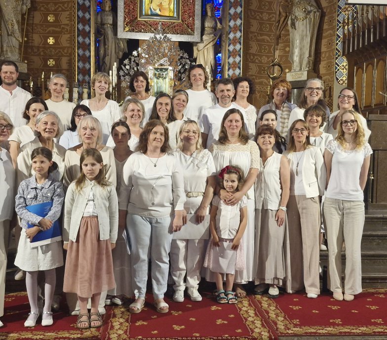 Pamiątkowe zdjęcie chóru Gospel.